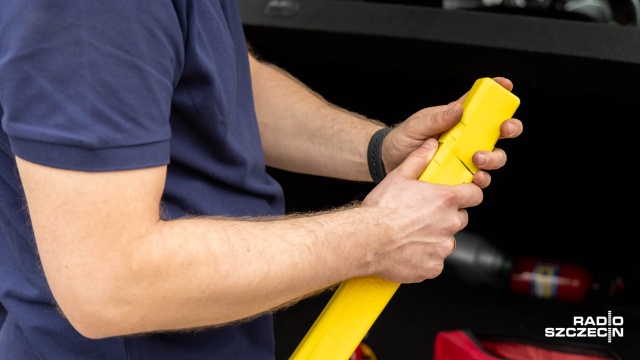 Eksperci od bezpieczeństwa drogowego przypominają o odpowiednim wyposażeniu samochodu przed podróżą.