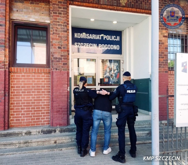 Policjanci ze szczecińskiego Pogodna zatrzymali 45-letniego obywatela Białorusi - mężczyzna musi opuścić kraj. 45-latek dokonał kradzieży w jednym z marketów budowlanych na terenie Szczecina.