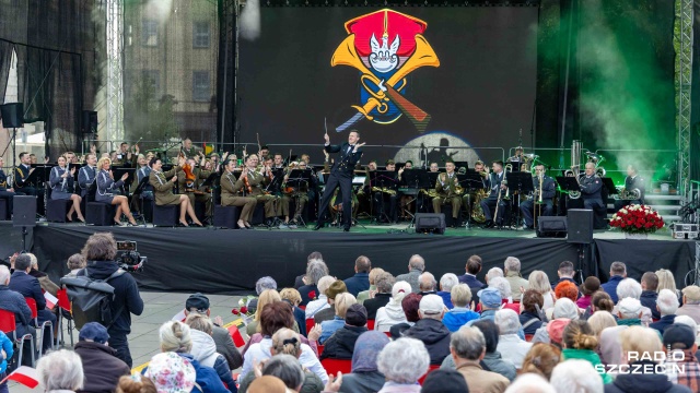 Mieszkańcy Szczecina, kombatanci oraz władze miasta i wojsko uczcili 80 lat polskiego Pomorza Zachodniego.