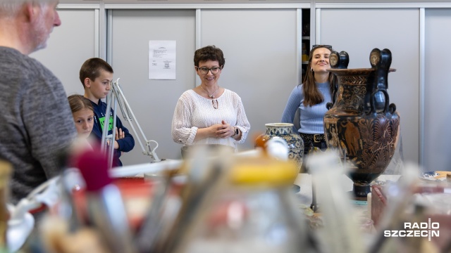 Zobaczyli to, co na co dzień jest przed nimi ukryte, czyli pracownie Działu Konserwacji Zbiorów Muzeum Narodowego w Szczecinie.