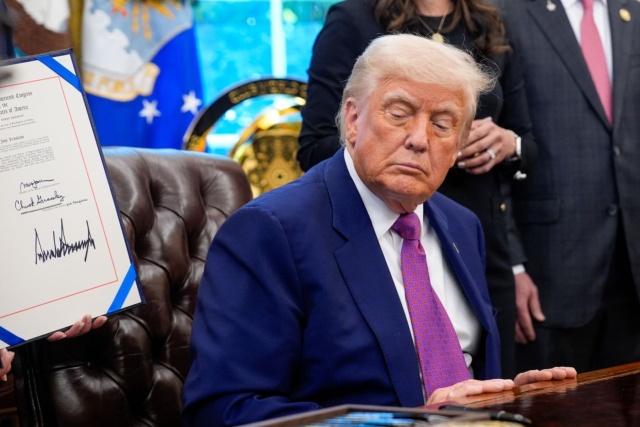 Prezydent USA Donald Trump powiedział, że chciałby, aby prezydent Rosji Władimir Putin i prezydent Ukrainy Wołodymyr Zełenski zakończyli wojnę na Ukrainie.