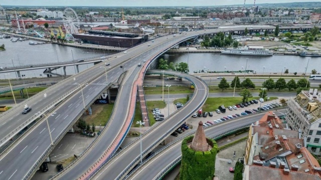Chodzi o rejon Kanału Parnickiego, nieopodal stacji Orlen. Ulicą wspomagającą Gdańską pojedziemy od wtorku tylko w jednym kierunku.