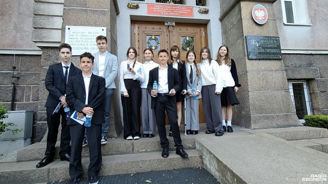 Ósmoklasiści w całym kraju przystąpili do pierwszej części egzaminu sprawdzającego ich wiedzę. Na początek uczniowie zmierzyli się z językiem polskim.