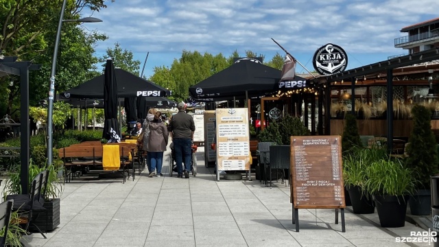 W nadbałtyckich kurortach trwają poszukiwania sezonowych pracowników. Najbardziej pożądani są kelnerzy i barmani, choć nie zabraknie też innych stanowisk w gastronomii.