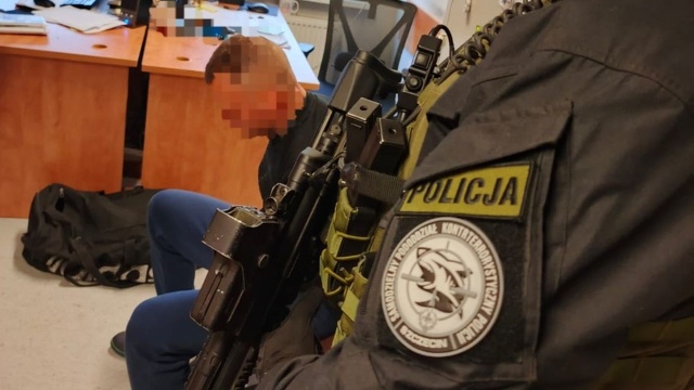 Kontrterroryści zatrzymali w Goleniowie 33-latka. Miał zaatakować innego mężczyznę i grozić mu.