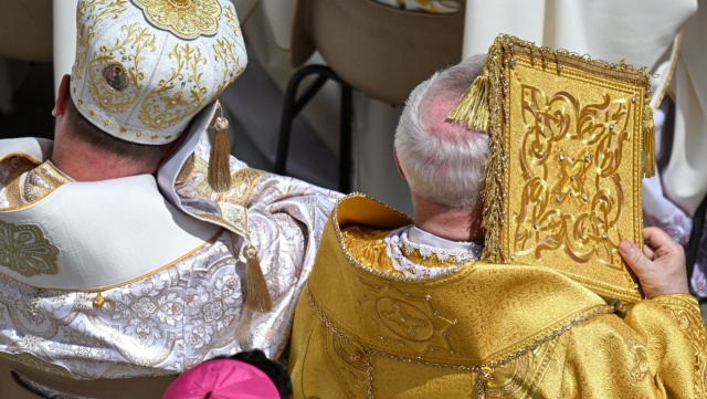 250 tysięcy osób, w tym ponad 150 delegacji państwowych, uczestniczy we mszy inaugurującej pontyfikat Leona XIV na placu św. Piotra i w bazylice watykańskiej. Papież w homilii powiedział, że zjednoczony Kościół powinien być zaczynem pojednania świata.