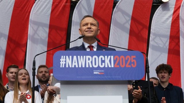 Karol Nawrocki miał uczestniczyć w procederze sprowadzania prostytutek dla gości Grand Hotelu w Sopocie, gdy pracował tam jako ochroniarz - informuje o tym Onet.