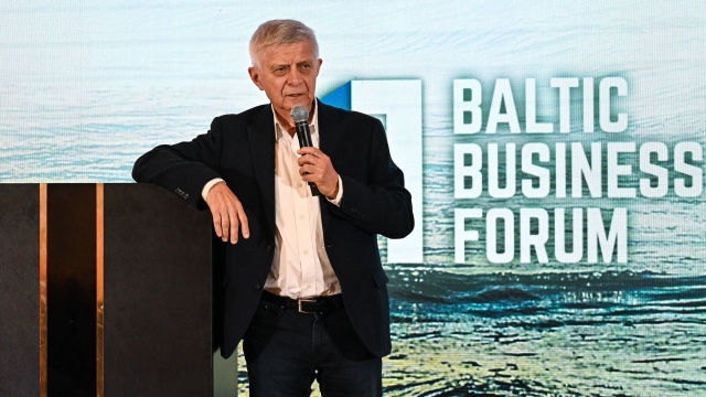 Gospodarka rolna, budownictwo i przemysł zbrojeniowy, to tematy trwającego w Świnoujściu Baltic Business Forum. To drugi dzień prelekcji z udziałem polskich i ukraińskich przedsiębiorców i polityków. Wydarzenie w tym roku odbywa się po raz 17.