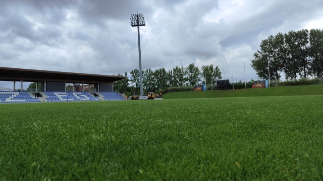 Umowa na przebudowę kołobrzeskiego stadionu została rozwiązana. Miasto będzie musiało poszukać firmy, która dokończy prace.