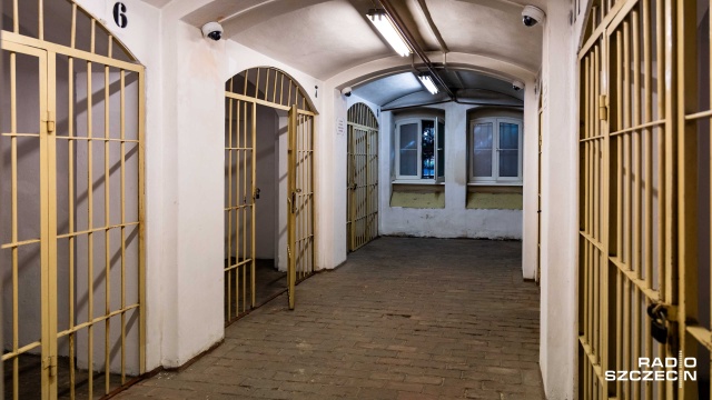 Sąd w Piotrkowie Trybunalskim utrzymał we wtorek areszt tymczasowy wobec Sebastiana M., podejrzanego o spowodowanie w 2023 r. wypadku na autostradzie A1, w którym zginęła trzyosobowa rodzina.