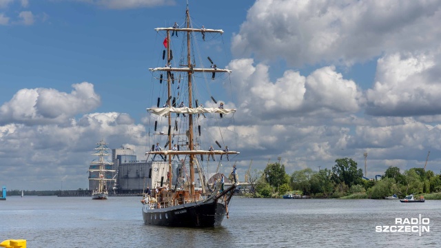 To pierwsza taka sytuacja. kiedy jednocześnie do portu macierzystego wpływają dwa szczecińskie żaglowce - Fryderyk Chopin i Kapitan Głowacki.
