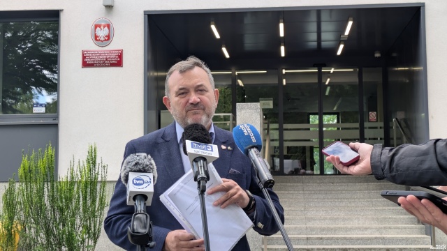 Senator Stanisław Gawłowski z Koalicji Obywatelskiej oskarża posła Prawa i Sprawiedliwości i byłego wojewodę zachodniopomorskiego Zbigniewa Boguckiego o przekroczenie uprawnień. Twierdzi, że jako wojewoda wydał publiczne pieniądze na autopromocję.