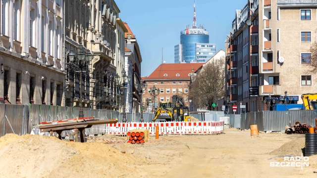 Miasto wznawia remont Placu Orła Białego. Przerwa była spowodowana pracami archeologicznymi.