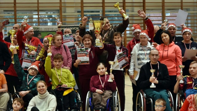 Jeśli poruszasz się na wózku inwalidzkim i kochasz sport, to te zawody będą dla Ciebie. To hasło przewodnie siódmej edycji rywalizacji osób z niepełnosprawnościami organizowanej między innymi przez lokalne fan kluby Pogoni Szczecin.