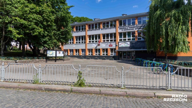 Ten incydent na stołówce jednej ze szczecińskich szkół podstawowych na pewno nie należał do smacznych.