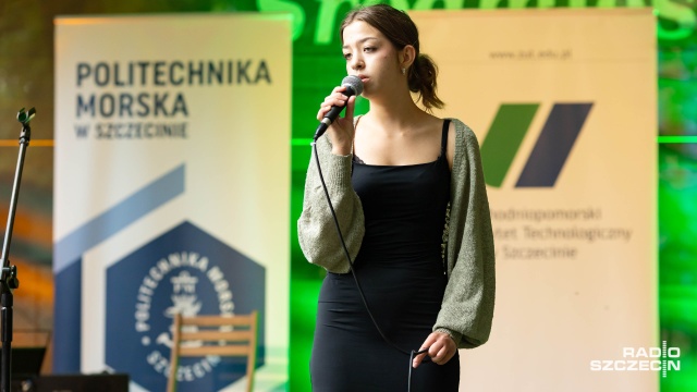 Przyszli inżynierowie, marynarze i lekarze złapali za mikrofony i wystartowali w pierwszym międzyuczelnianym konkursie piosenki studenckiej.