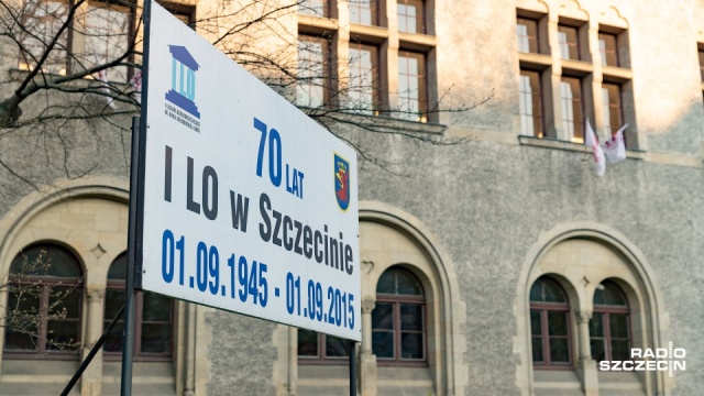 Chodzi o szczecińskie Liceum Ogólnokształcące nr 1 i Niemieckie Gimnazjum w Neustrelitz. To projekt partnerski polegający na wymianie uczniów i doświadczeń nauczycieli.