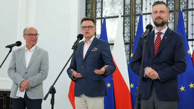 Jest przesilenie polityczne, a w najbliższym czasie będą podejmowane decyzje co do przyszłości rządu - przekazał po spotkaniu liderów koalicji 15 października marszałek Sejmu Szymon Hołownia.