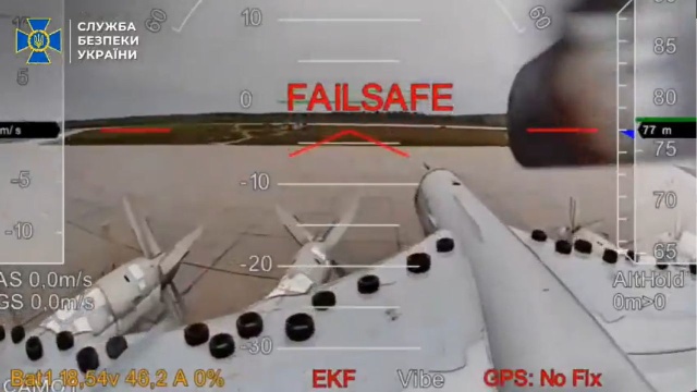 MSZ w Kijowie oświadczyło w czwartek, że ataki Ukrainy na cele wojskowe w Rosji wynikają z prawa do obrony przed agresją i poradziło przywódcy tego kraju, Władimirowi Putinowi, by przestał jęczeć z powodu rosyjskich samolotów wojskowych zniszczonych przez Ukraińców, i zgodził się na rozejm.