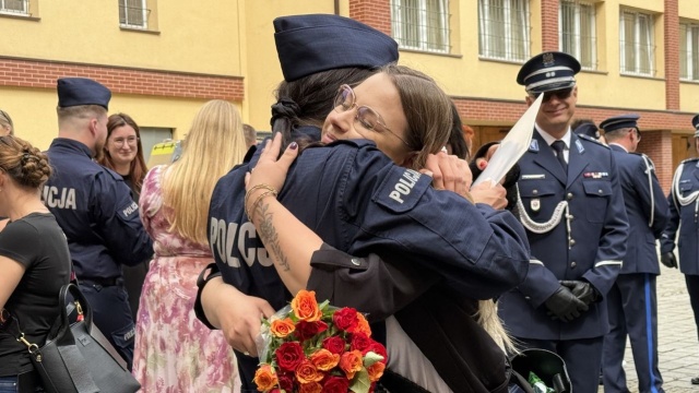 Mamy 21 nowych policjantów. W czwartek w zachodniopomorskim garnizonie złożyli ślubowanie. To osiem kobiet i trzynastu mężczyzn.