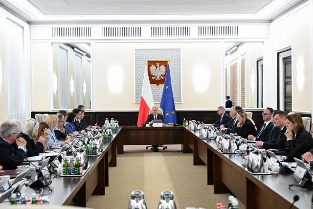 Nowe otwarcie czy taktyczne zagranie premiera, który chce zdyscyplinować rządzącą koalicję