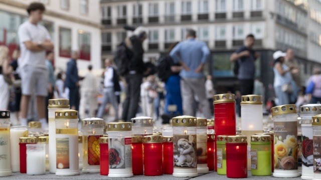 Dwudziestojednoletni sprawca masakry w austriackiej szkole nie był zdolny do służby wojskowej. W tym roku uzyskał jednak zezwolenie na broń. Śledczy ustalają, czy nie doszło do nieprawidłowości.