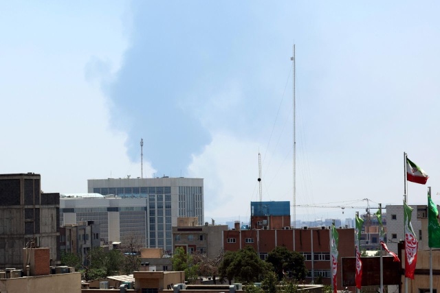 Izrael chce całkowitego pokonania Iranu: zniszczenia programu nuklearnego, a także obalenia rządu - ocenia Radosław Pyffel.