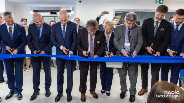 Leczenie guzów mózgu, schorzeń kręgosłupa, padaczki i wiele więcej. To zakres usług, które oferuje nowo otwarte Ponadregionalne Centrum Chirurgii Głowy i Szyi w szpitalu przy ulicy Unii Lubelskiej w Szczecinie.