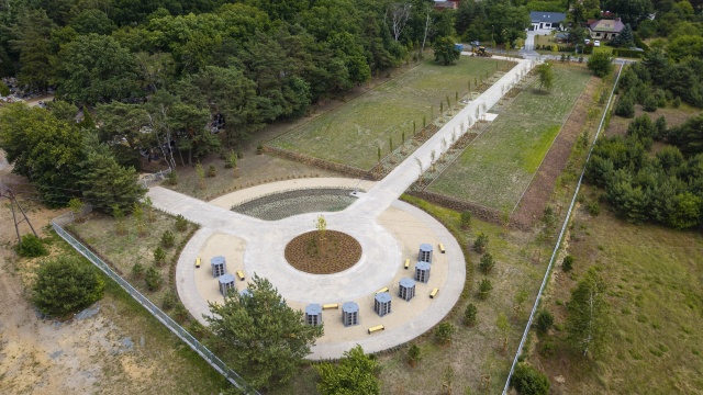 Zakończyła się rozbudowa cmentarza w Wielgowie.