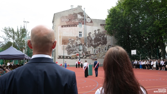 Mural poświęcony żołnierzom walczącym na Monte Cassino - oficjalnie odsłonięty. Znajduje się na Starym Mieście w Szczecinie, dokładniej przy ulicy Mariackiej, naprzeciwko IX LO im Bohaterów Monte Cassino.