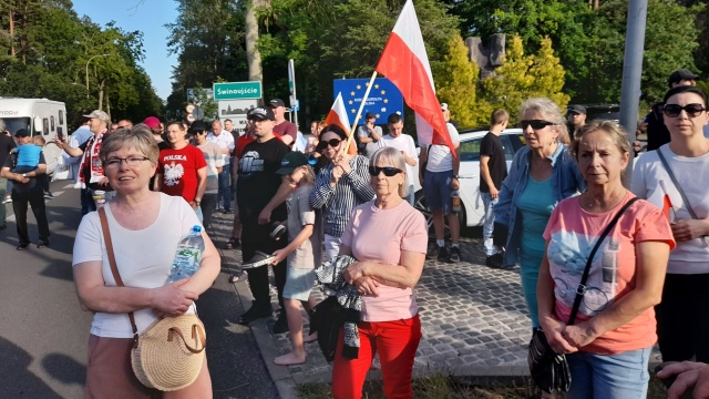 Wyspiarze sprzeciwiają się przewożeniu imigrantów z Afryki przez polsko-niemiecką granicę. Na przejściu granicznym Świnoujście-Ahlbeck odbył się protest.