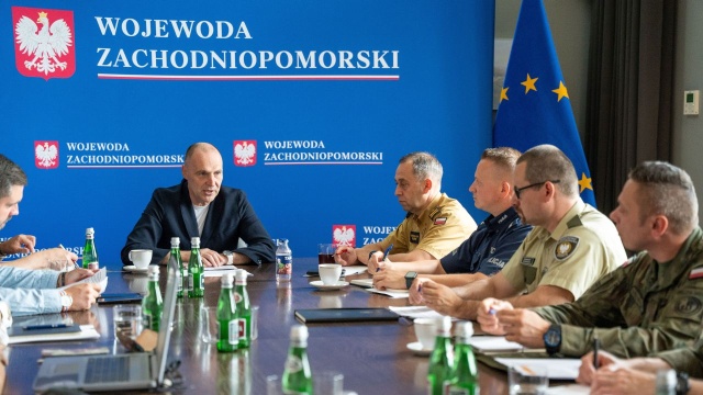 Przyducha przyczyną śnięcia ryb w Odrze - informuje Zachodniopomorski Urząd Wojewódzki.