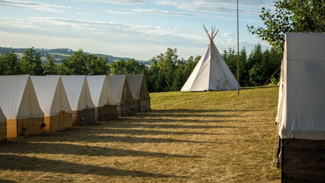Rozpoczął się sezon wakacyjnych obozów i tym samym kontrole służb, które sprawdzają, czy organizatorzy zapewnili dzieciom odpowiednie warunki i bezpieczeństwo.