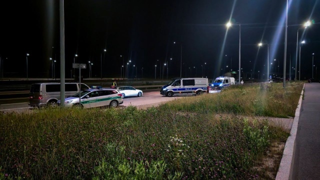 Rzecznik rządu odpiera zarzuty, że kontrole na granicy z Niemcami zostaną wprowadzone zbyt późno. Wrócą one od poniedziałku.