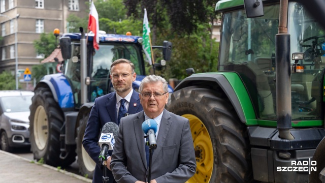 Obecne zasady zakupu ziemi na Ośrodki Produkcji Rolnej praktycznie wykluczają polskich rolników - przekonują zachodniopomorscy politycy Prawa i Sprawiedliwości.