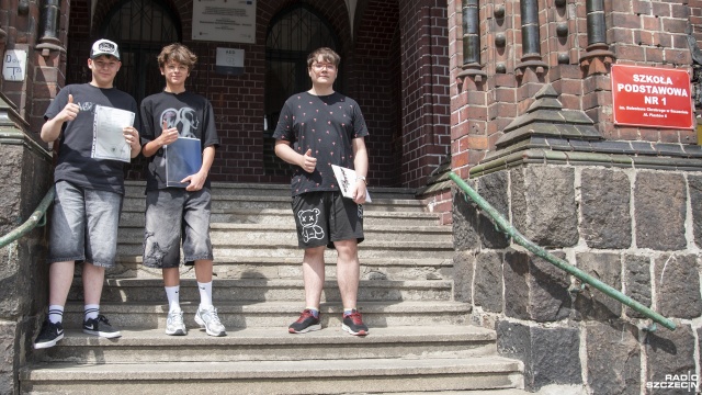 Znamy wyniki egzaminu ósmoklasisty w Zachodniopomorskiem. Absolwenci podstawówek uzyskali średnio ponad 60 procent z języka polskiego, z matematyki niemal 45 proc., a z języka angielskiego prawie 68 procent.
