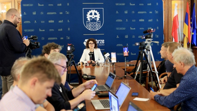 Miasto Zabrze planuje sprzedać klub piłkarski Górnik, jednak na stole leży tylko jedna oferta. Zakupem zainteresowana jest firma Lukasa Podolskiego LP Holding GmbH.