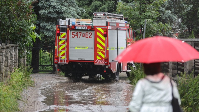 Pogoda w Polsce powoli się stabilizuje, ale strażacy i tak mają za sobą pracowitą noc. W ciągu ostatniej doby interweniowali 518 razy.