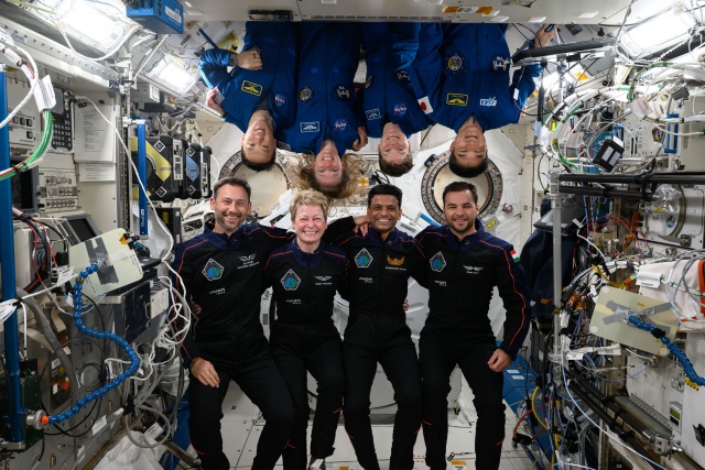 Sławosz Uznański-Wiśniewski opuści w poniedziałek Międzynarodową Stację Kosmiczną. Właz ma zostać zamknięty około 10.55 naszego czasu, a sama kapsuła ma odłączyć się od stacji ISS o godzinie 13.05.