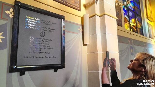 W świnoujskiej parafii pod wezwaniem Gwiazdy Morza, odbyła się wieczorna msza upamiętniająca ofiary katastrofy autobusowej pod Grenoble we Francji. Uczestniczyły w nich zarówno rodziny i przyjaciele osób, które zginęły tragicznie, jak Ci, którzy ocaleli.