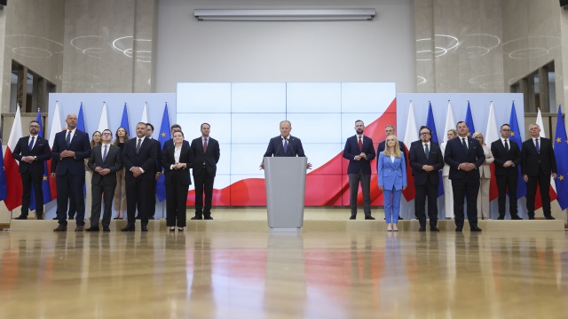 Premier Donald Tusk prezentuje skład gabinetu po rekonstrukcji. Skład został zmniejszony z 26 ministrów do 21.