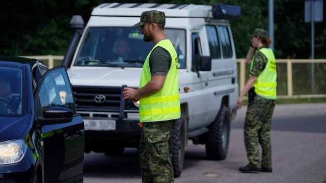 W ramach prowadzenia kontroli na granicach z Litwą i Niemcami w środę odmówiono wjazdu do Polski ośmiu osobom. W sumie sprawdzono ponad 7800 pojazdów.