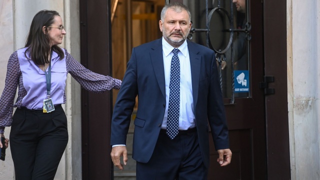 Waldemar Żurek został oficjalnie zaprzysiężony na ministra sprawiedliwości. Dzisiaj weźmie udział w pierwszym posiedzeniu rządu w nowym składzie. Na stanowisku zastąpił Adama Bodnara.