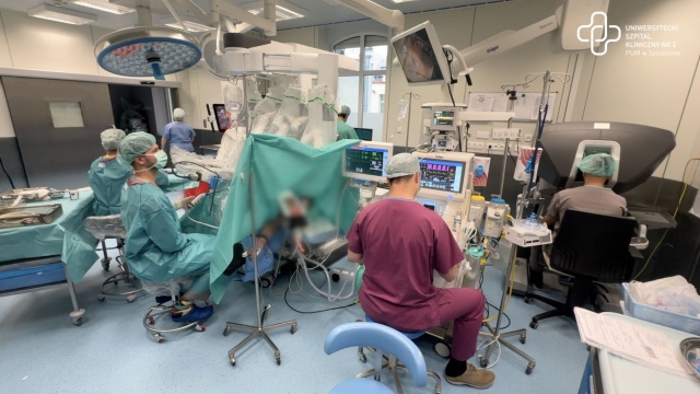 W szpitalu na szczecińskich Pomorzanach testowano technologię opartą na AI, wspierającą robotyczne operacje nowotworów nerek.