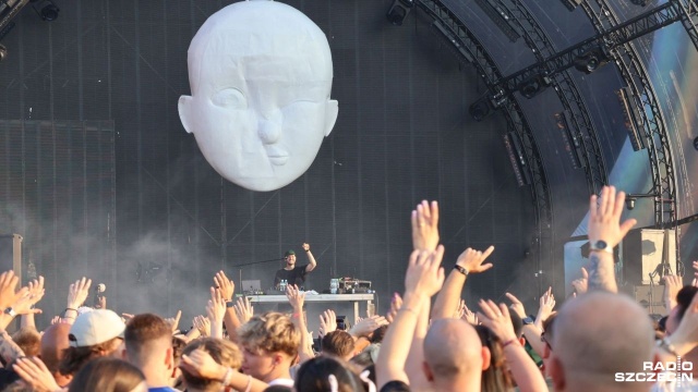 W Kołobrzegu w ten weekend króluje hip-hop. Trwa Sun Festival, a jak wygląda zabawa na lotnisku w Podczelu sprawdza Przemysław Polanin.