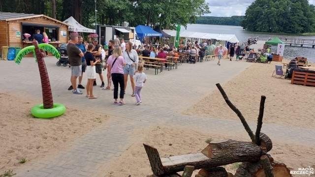 W imieniny Anny i Hanny nad Jeziorem Przybiernowskim trwają imieniny Pomorzanek.