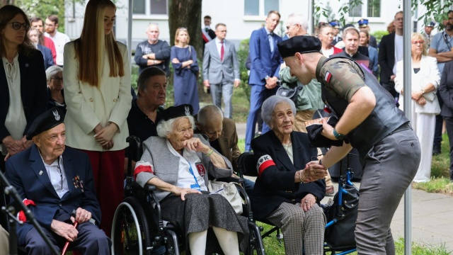Przed Kamieniem Żołnierzom Żywiciela złożono w niedzielę kwiaty, odmówiono modlitwę oraz odczytano Apel Poległych.