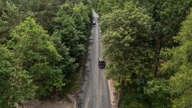 Jesienią powinny zakończyć się prace na drodze wojewódzkiej 205. Trwa przebudowa odcinka od skrzyżowania z DW nr 208 do Polanowa.