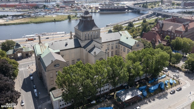 Remont do tej pory niewykorzystanych przestrzeni, pozbycie się barier architektonicznych, nowa oferta edukacyjna dla osób ze specjalnymi potrzebami to trzy założenia projektu modernizacji Muzeum Narodowego w Szczecinie.