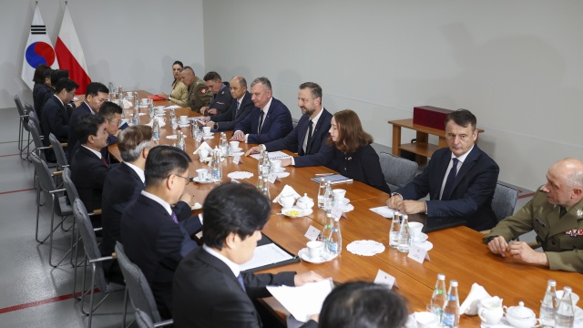 W Gliwicach w piątek ma zostać podpisana umowa na dostawę 180 czołgów K2 i K2PL wraz z wozami towarzyszącymi. Jej sygnatariuszem będzie minister obrony Republiki Korei Ahn Gyu-Back, który przebywa z wizytą w Polsce.